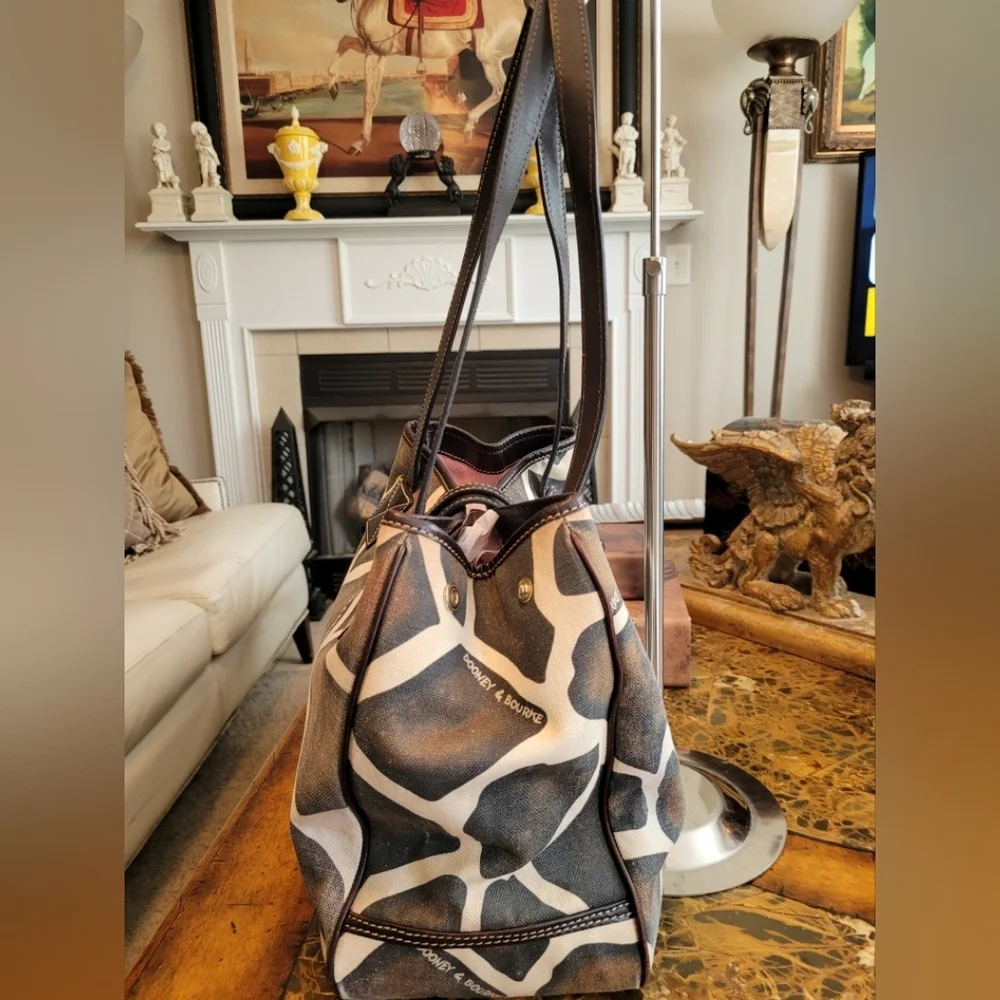 Dooney & Bourke Giraffe Print  shoulder bag - Picture 4 of 13